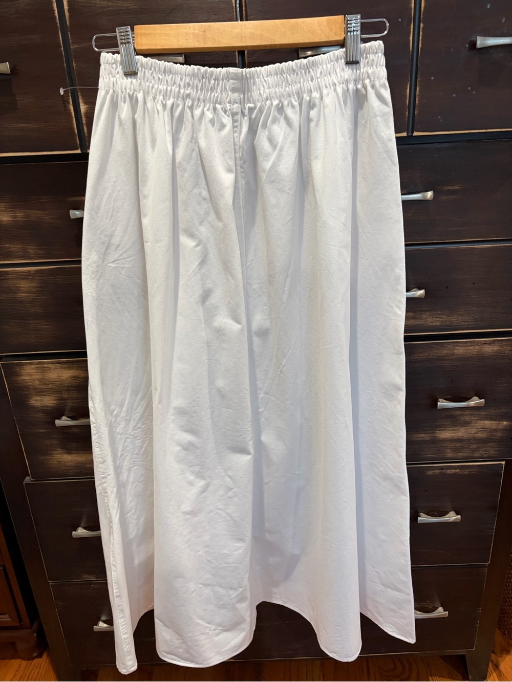 Zaea Women’s White Elastic-Waist Maxi Skirt/ Size Small